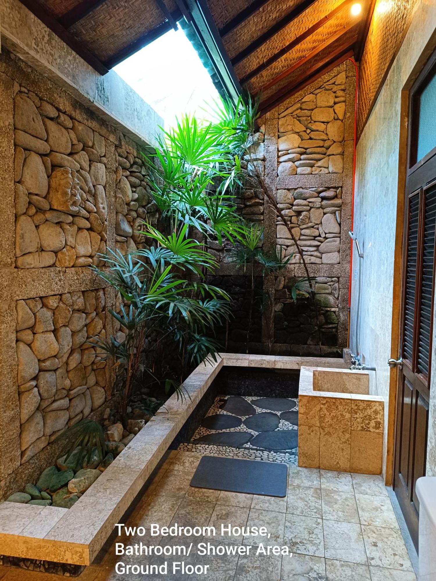 Guci Guesthouses Ubud  Ngoại thất bức ảnh